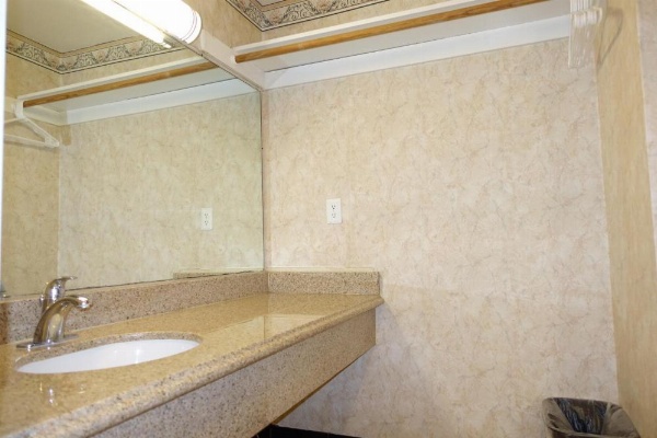 Tropic Lodge image 10