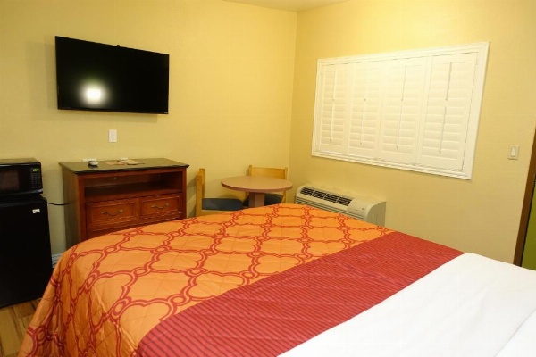 Tropic Lodge image 48